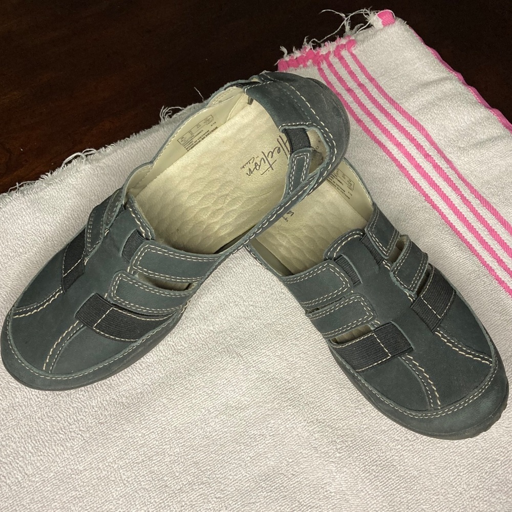 Clarks Size 9 Black Sandals